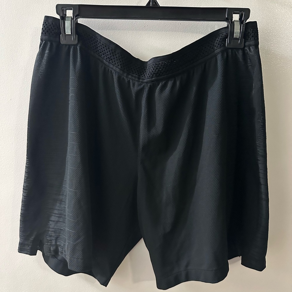 Nike. Althletix Elastic Band Shorts.